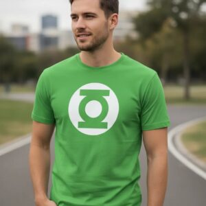 D_NQ_NP_2X_727090-MLB109759435028_042026-F-camiseta-lanterna-verde-adulto-tradicional Camiseta Adulto Manga Curta Malha PV Verde Lanterna Verde Estampa Silk Screen Manual HQ Premium mlc