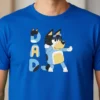 D_NQ_NP_2X_638262-MLB113102635494_072026-F-camiseta-bluey-adulto-tradicional- Camiseta Masculina Desenho Pai Bluey Bandit Tradicional Cor Azul-Royal