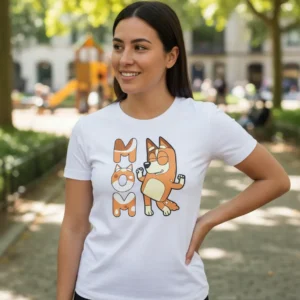 D_NQ_NP_2X_761345-MLA109821419174_042026-F-blusa-baby-look-manga-curta-feminina-rc-camisetas Camiseta Bluey Chilli Mãe Baby Look ( Branca )