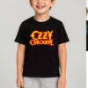 D_NQ_NP_2X_825506-MLB113985309634_072026-F-camiseta-manga-curta-infantil-unissex-preta-logo-ozzy Camiseta Infantil Unissex Preta Ozzy Osbourne Silk Screen mlc