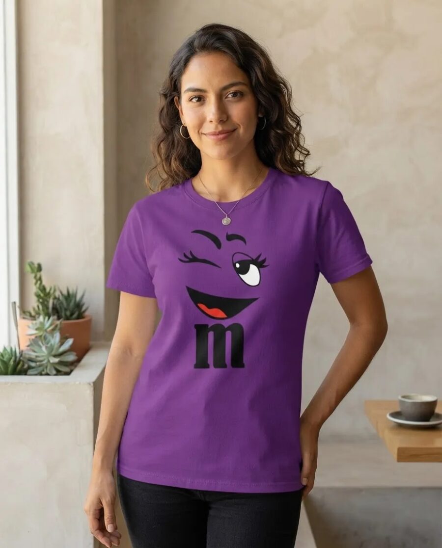 Camiseta Roxa Manga Curta m&m Baby Look Piscadinha Divertido mlc
