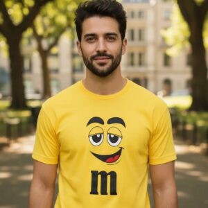 D_NQ_NP_2X_603054-MLA105957249270_022026-F-camiseta-adulto-masculino-mm-carinha Camiseta Amarela Adulto Masculino M&m Carinha