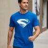 D_NQ_NP_2X_696001-MLA112488107527_052026-F-camiseta-superman-eletrico-unissex-silk-screen-manual Camiseta Azul Manga Curta Adulto Super Homem Elétrico Logo Branco mlc