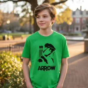 D_NQ_NP_2X_724162-MLB109858441478_042026-F-camiseta-infantil-arrow-arqueiro-verde Camiseta Manga Curta Verde Infantil Unissex Arrow Arqueiro Verde Silk Screen Manual Premium ML
