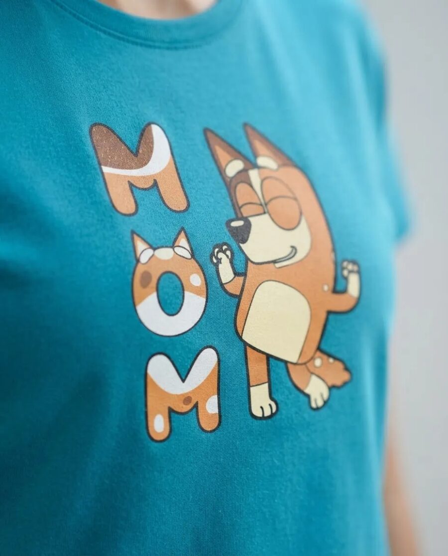 Camiseta Azul-turquesa Baby Look Feminina Bluey Mãe mlc