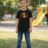 Camiseta Manga Curta Preta Infantil Unissex Os Incríveis Silk Screen Manual Premium mlc