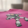 D_NQ_NP_2X_798072-MLA113337786622_072026-F-blusa-moletom-flanelado-infantil-rosa-buzz-toy-story Blusa Moletom Flanelado Infantil Rosa Buzz LightyearToy Story mlr
