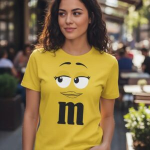 a Camiseta Amarela Adulto Baby Look m&m mod. 3