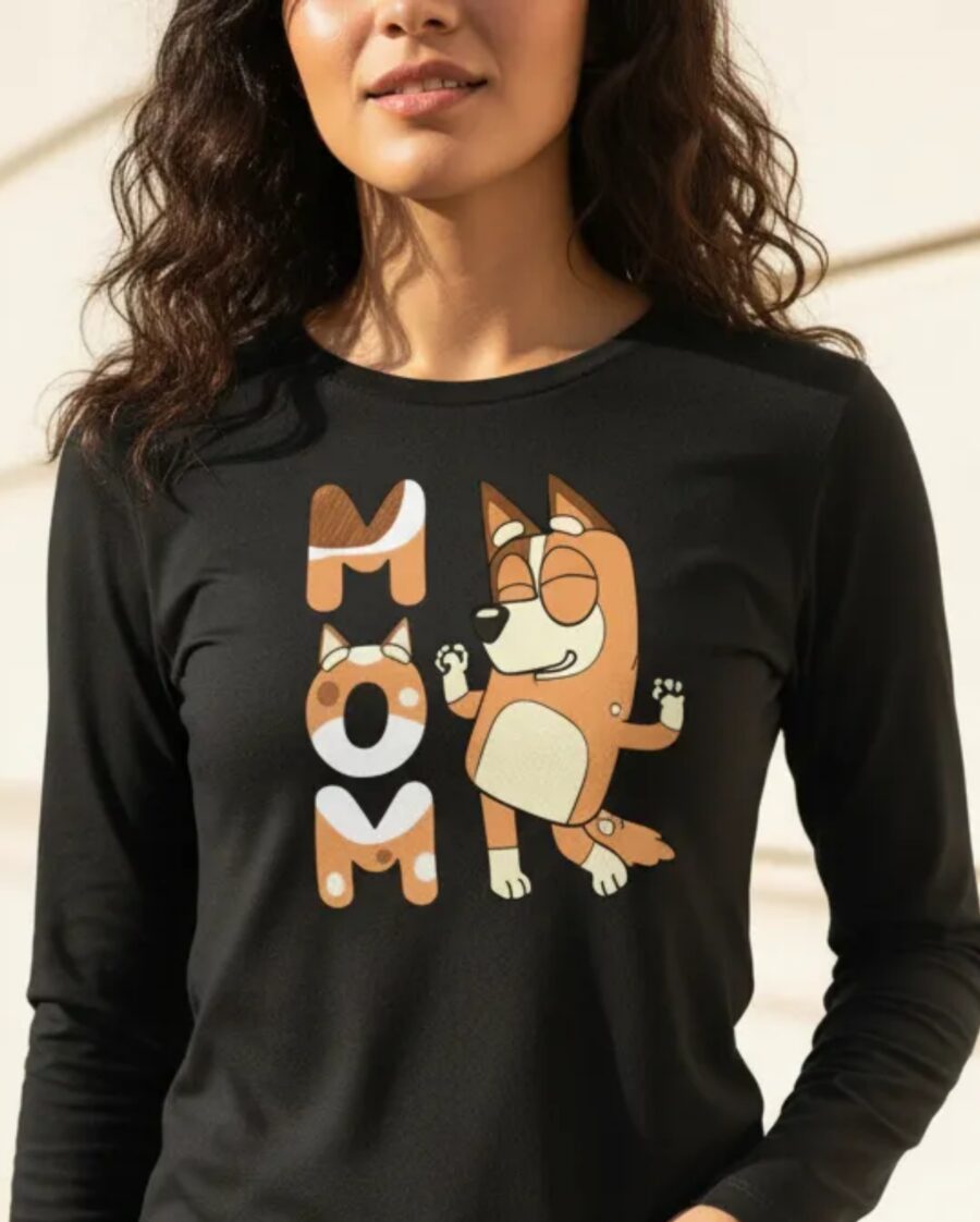 Camiseta Preta Manga Longa Baby Look Feminina Bluey Mãe mlc