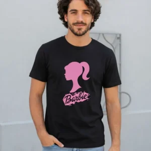 1 Camiseta Preta Manga Curta Adulto Unissex Rosa Barbie mlc