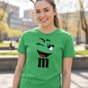 1 Camiseta Verde M&m's Baby Look Piscando Divertida