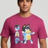 Camiseta Bluey Pai Bandit Adulto Rosa