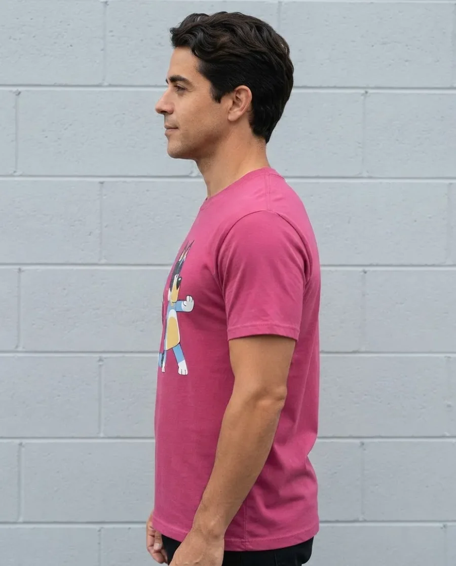 Camiseta Bluey Pai Bandit Adulto Rosa